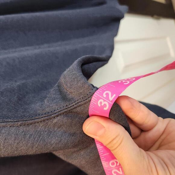 Nike Women's Navy Blue Loose Fit Plus Cropped Sweatshirt- 1X NWT - Picture 6 of 6